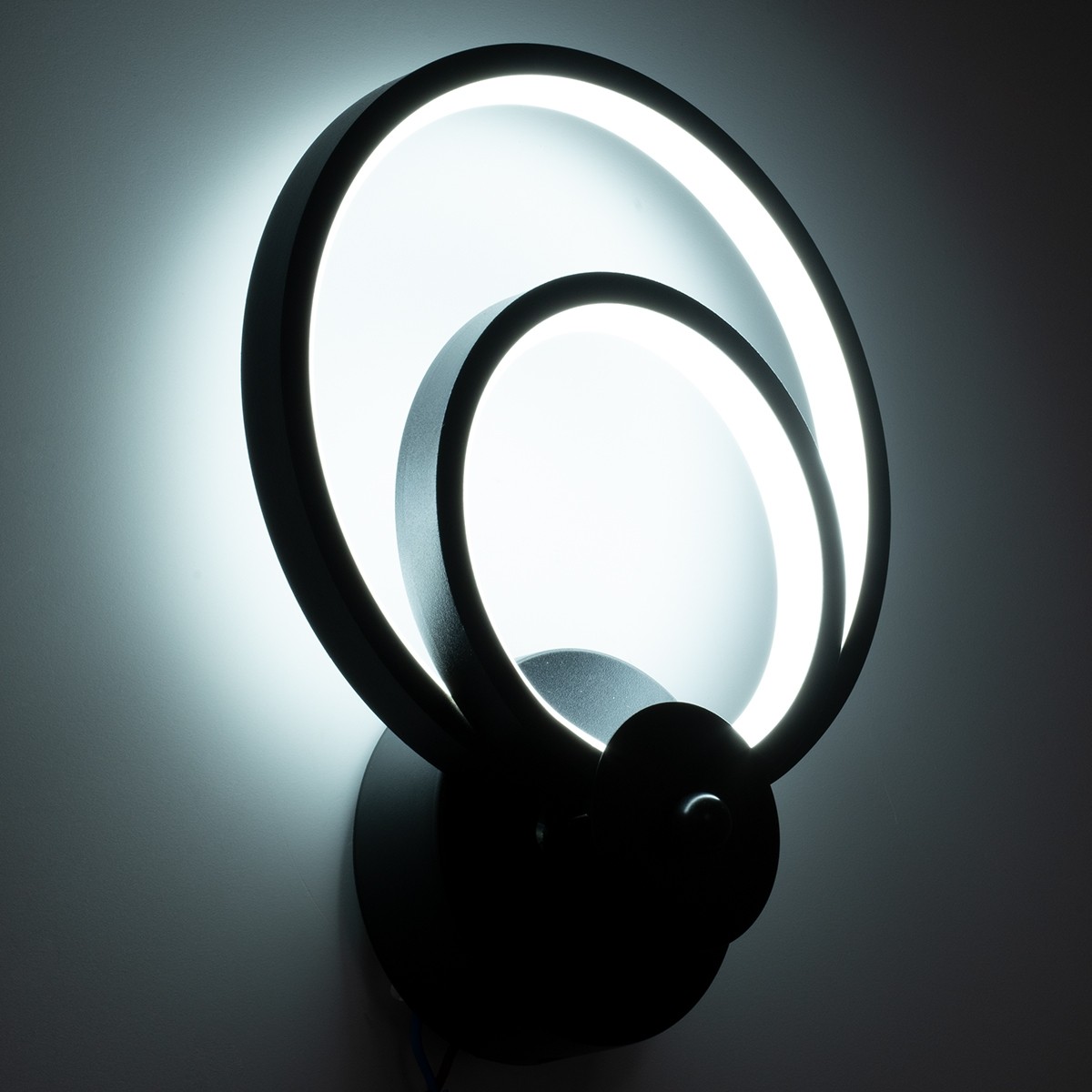 LED Φωτιστικό Τοίχου - Απλίκα Μαύρη FREDDIE 15W με Εναλλαγή Φωτισμού μέσω Διακόπτη On/Off Μ20 x Π7.5 x Υ25cm 61076